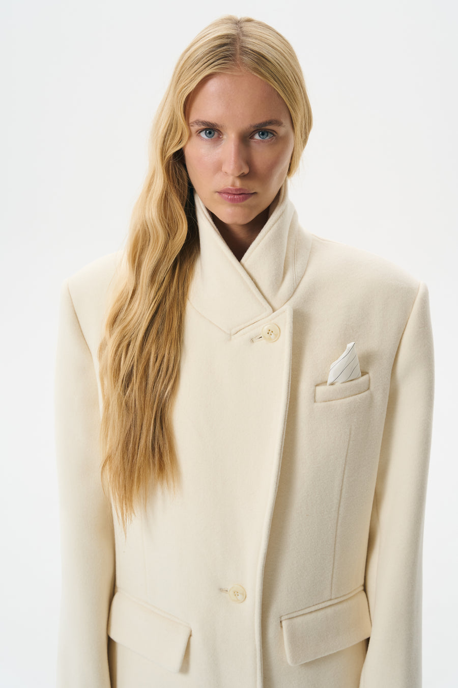 SIGNATURE SINGLE-BREASTED COAT | VANILLA
