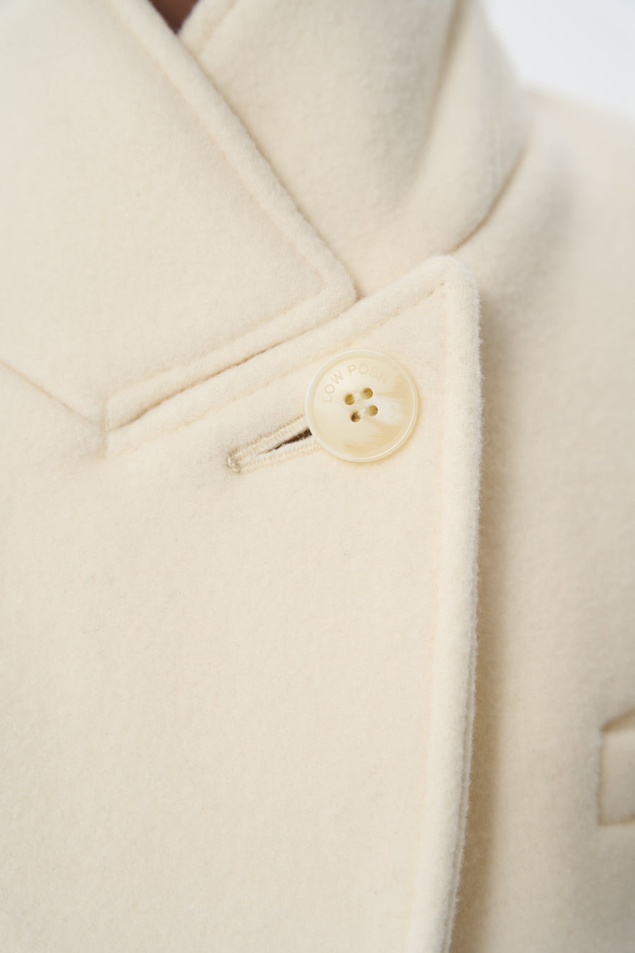 SIGNATURE SINGLE-BREASTED COAT | VANILLA