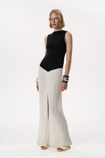 CONTRAST PLISSE KNITTED DRESS