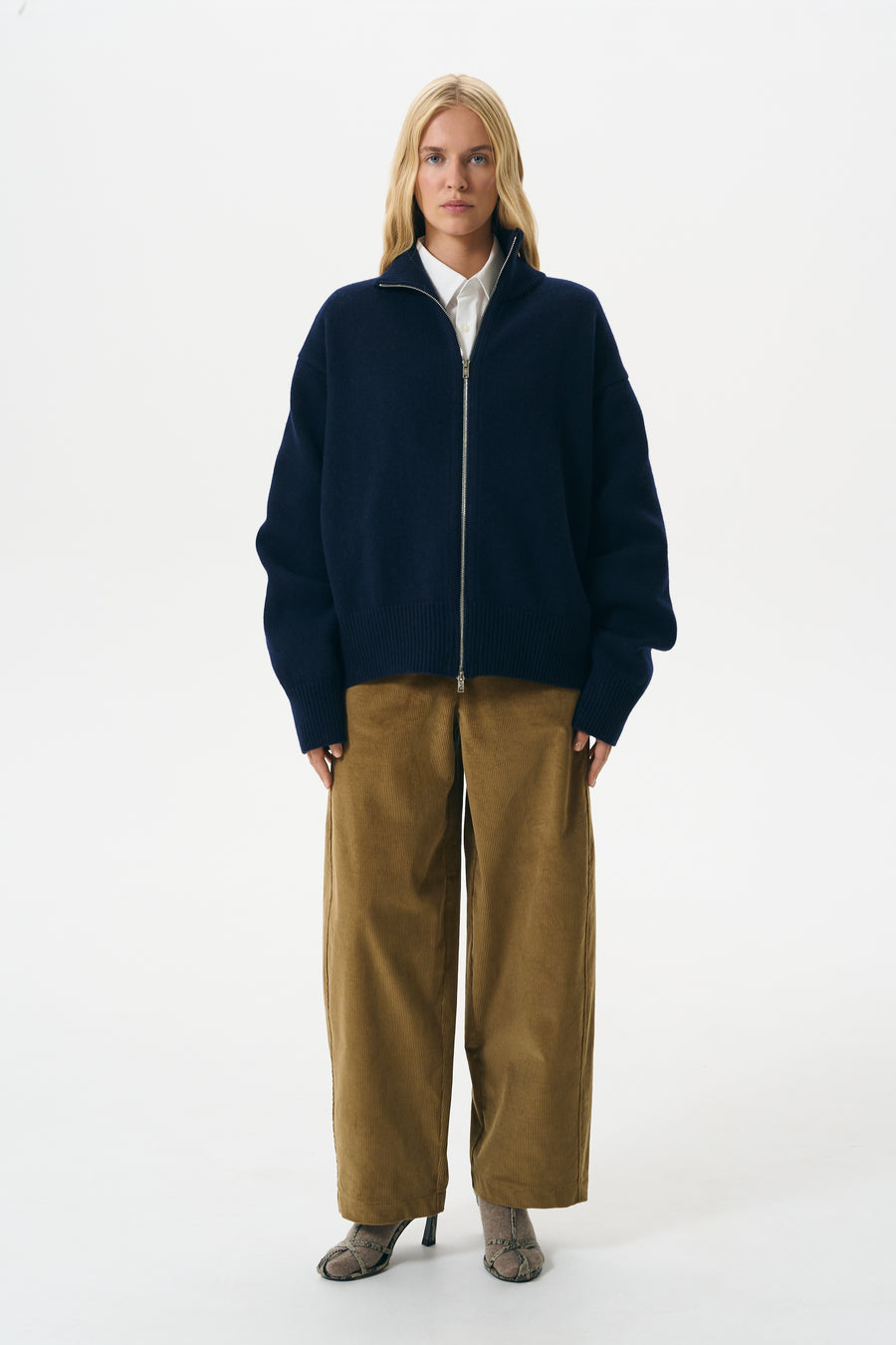 O-SHAPE CORDUROY TROUSERS | TOFFEE