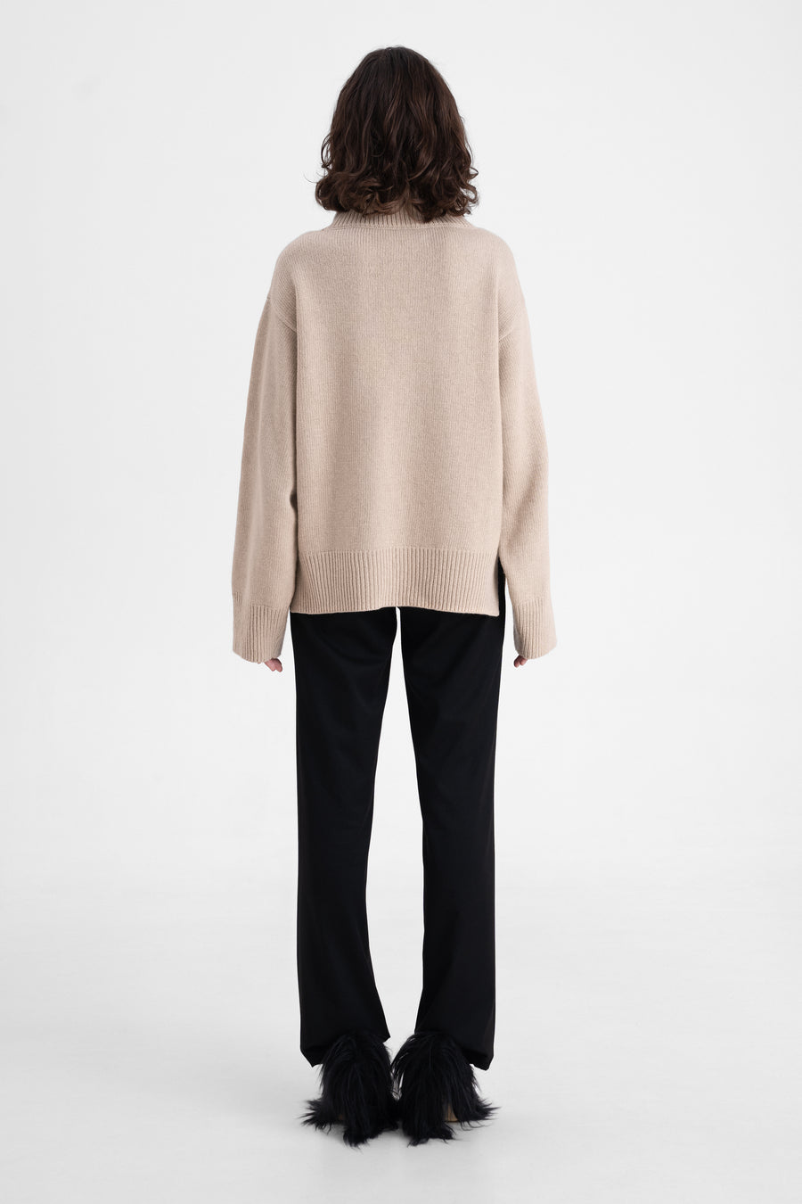 TURTLENECK OVERSIZE SWEATER | BARLEY