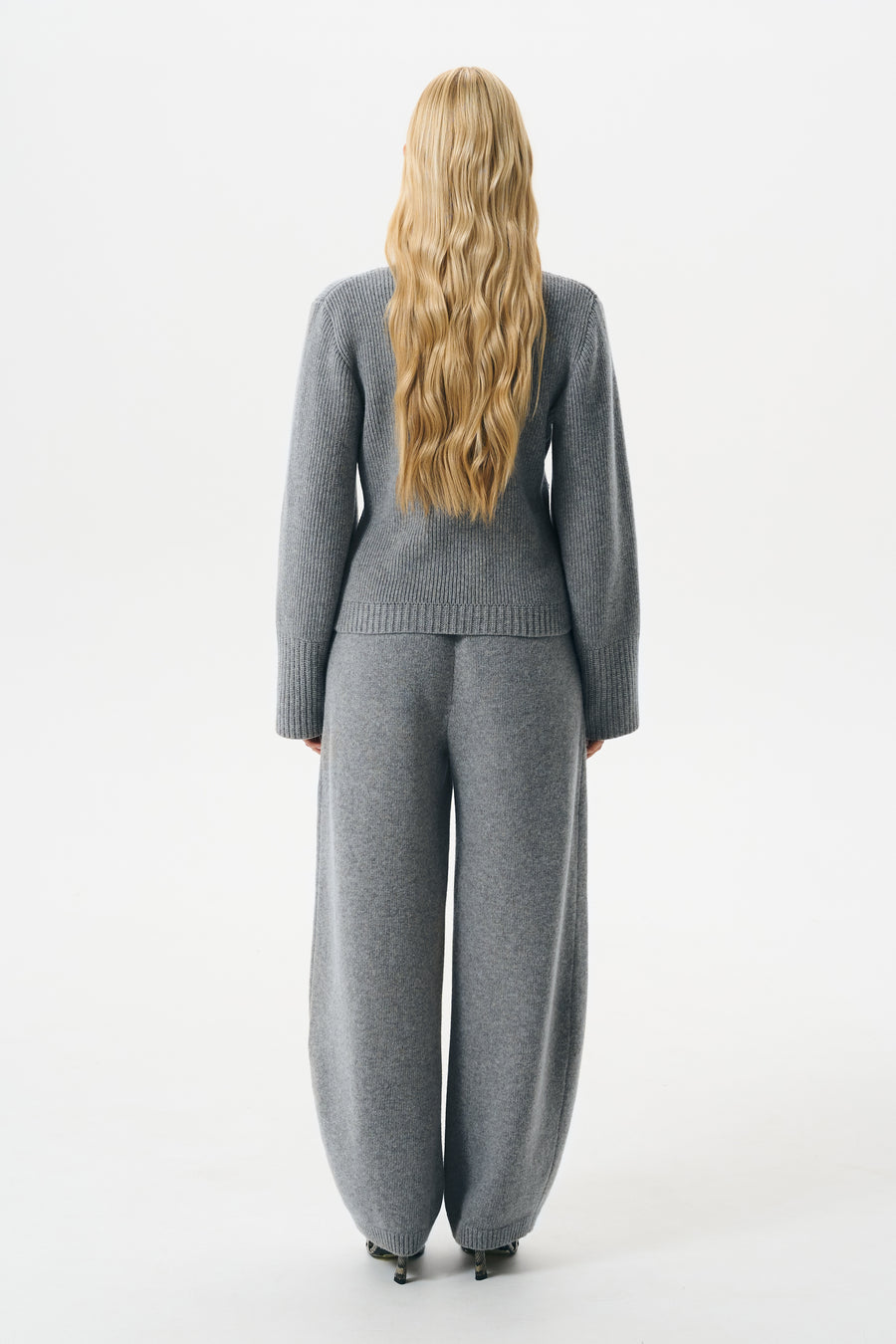 ICONIC CARDIGAN | STONE GREY