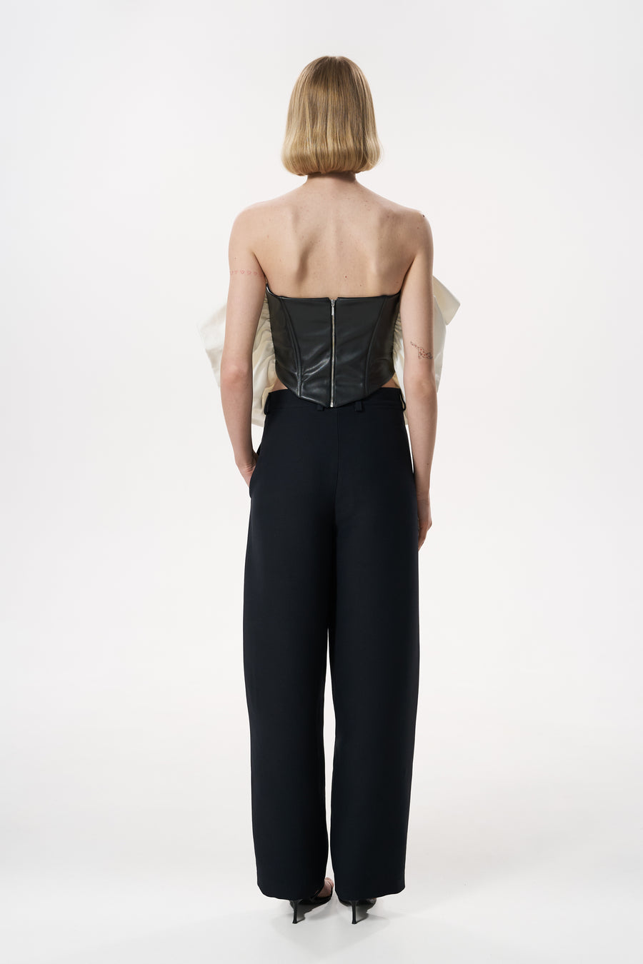 O-SHAPE TROUSERS