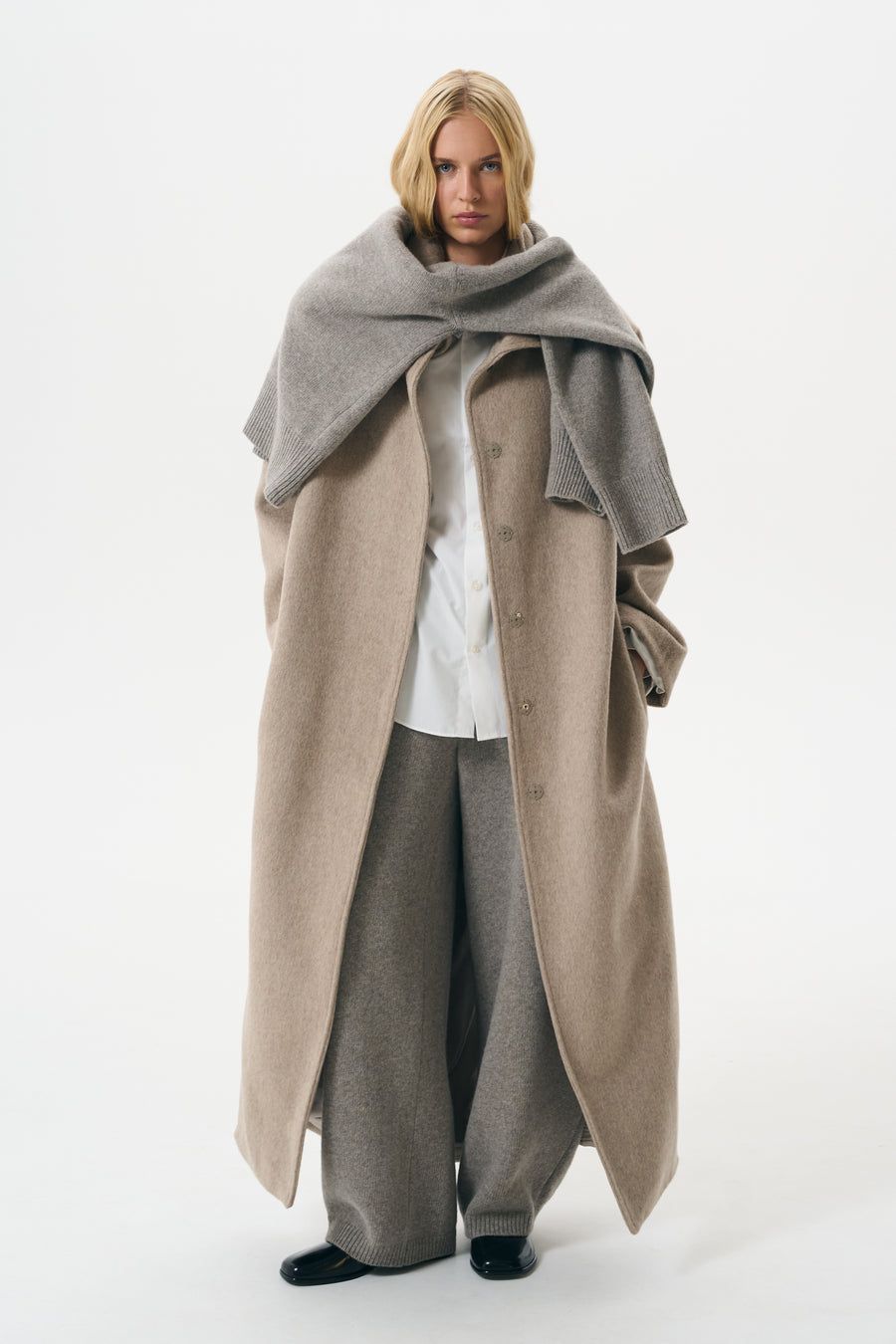 O-SHAPE LAMBSWOOL PANTS | HALVA