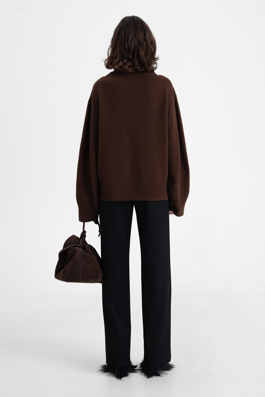 TURTLENECK OVERSIZE SWEATER | BROWNIE